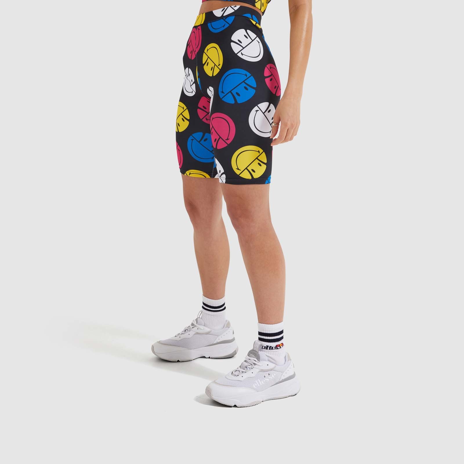 Smiley x ellesse. Shorts Livado