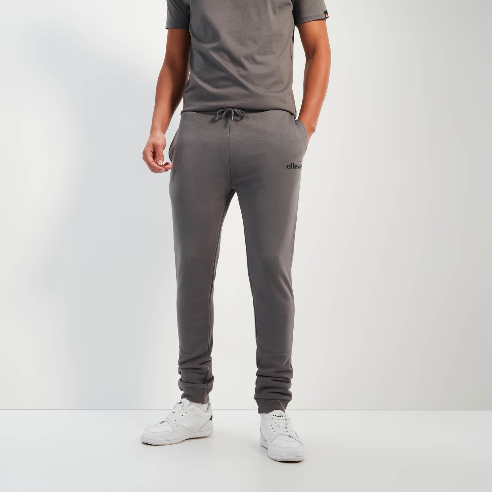 Calções jogger Cravo