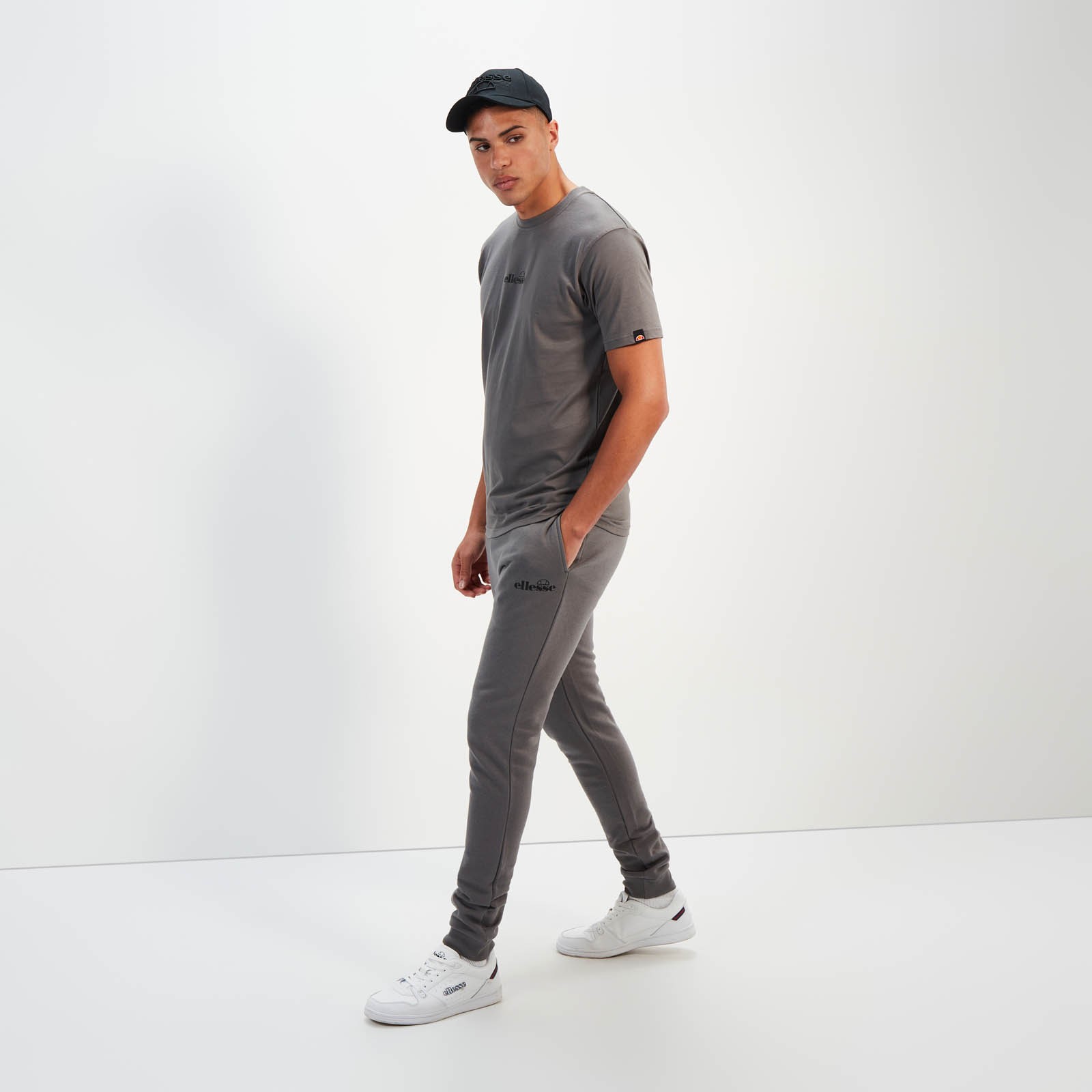Calções jogger Cravo