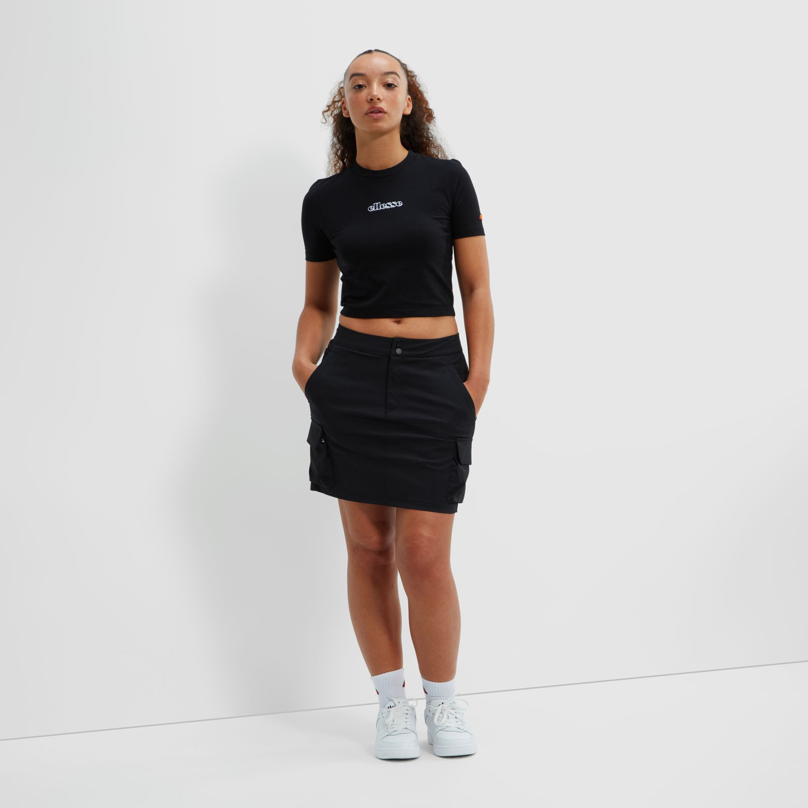 Camiseta crop Sierran