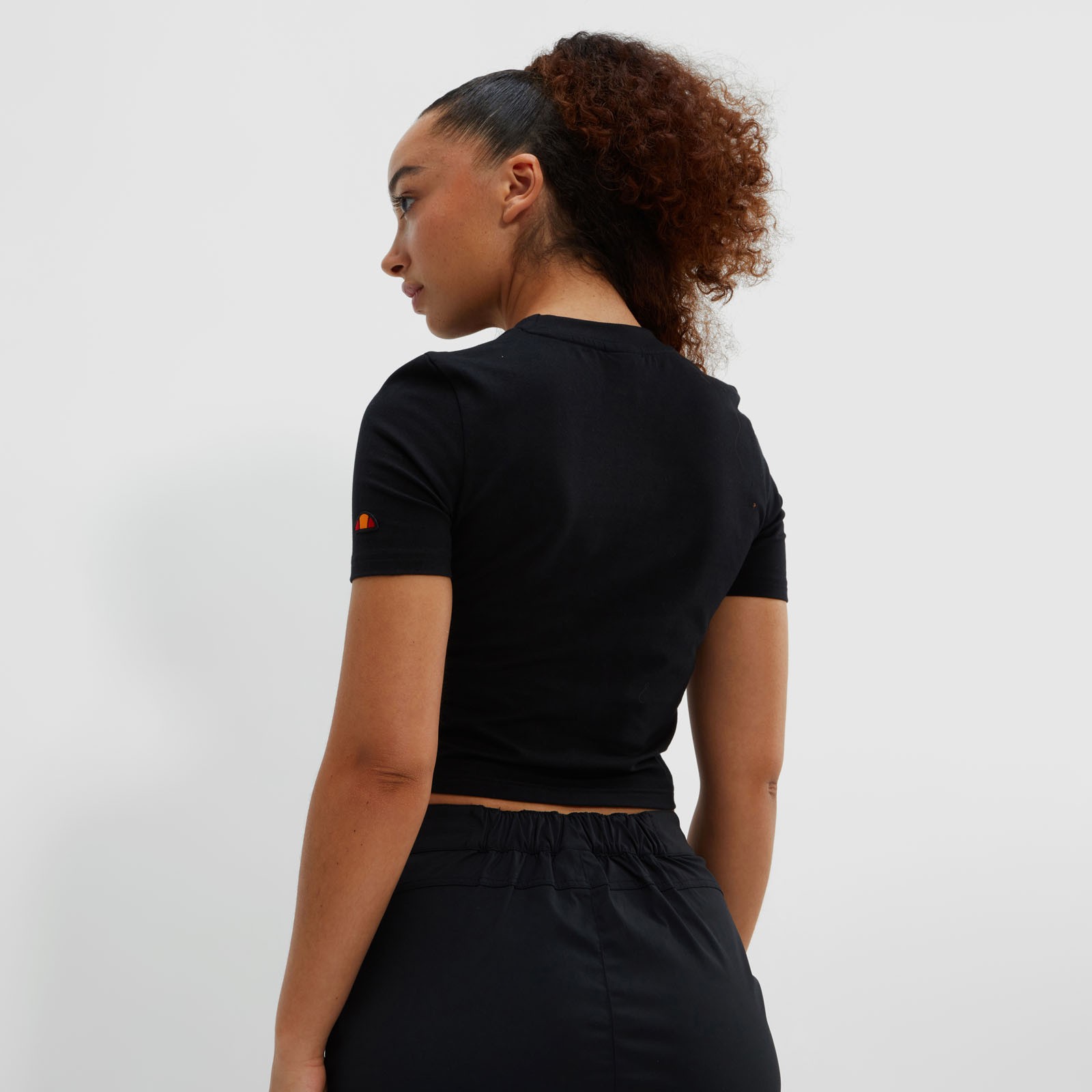 Camiseta crop Sierran