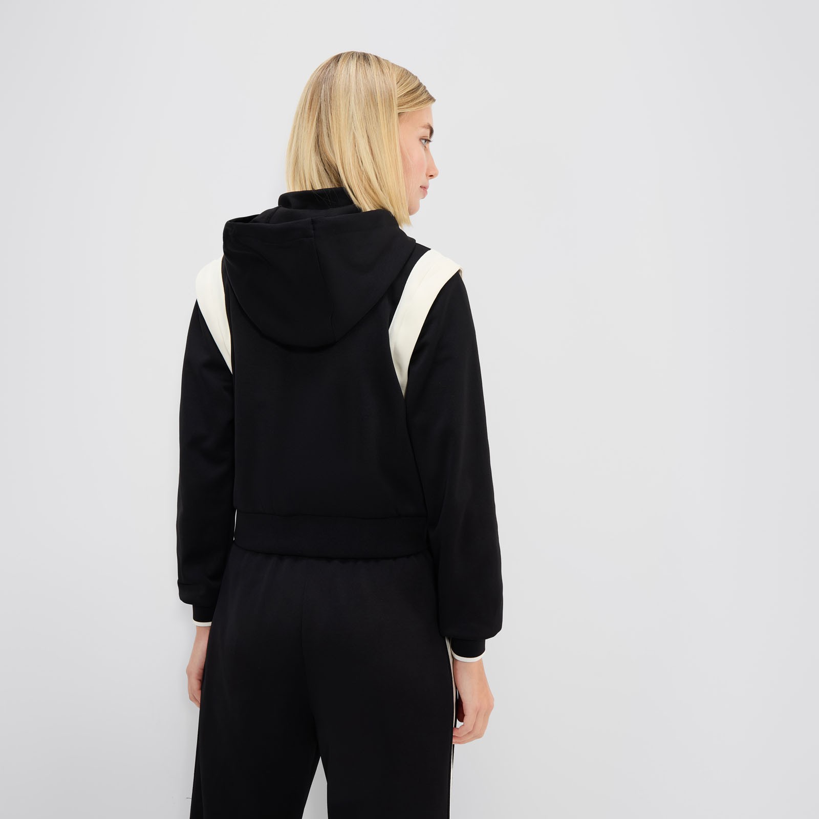 Chaqueta deportiva crop Perna