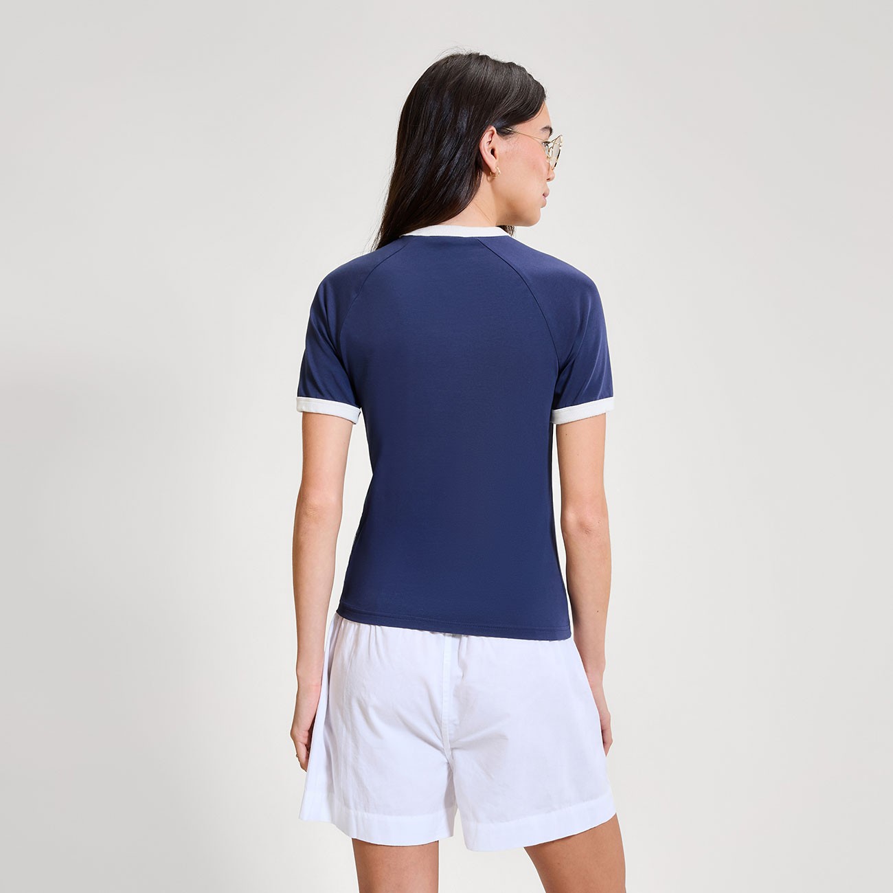 Camiseta de manga corta para mujer...